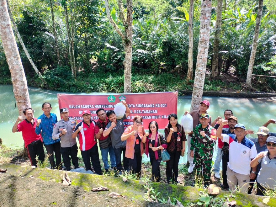 Memperingati HUT Kota Singasana yang ke- 531 Desa Munduktemu Gelar Restocking Bibit Ikan
