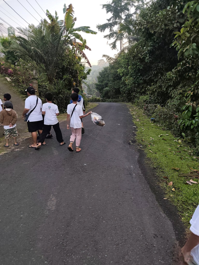 Anak-Anak Desa Adat Kebonjero Antusias Laksanakan Kegiatan LISA Setiap Hari Minggu