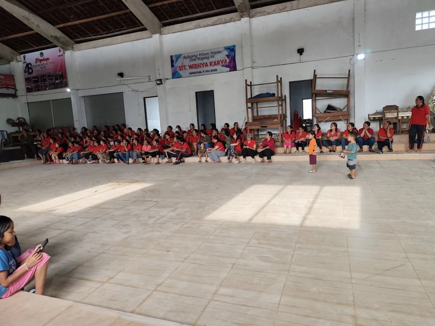RAPAT RUTIN DAN ARISAN PKK